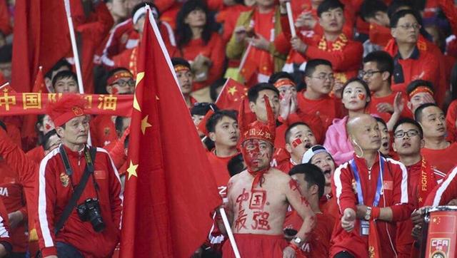 “其中很大一部分内容是关于她和丈夫的关系，他们的婚姻如何变质、充满暴力，他如何变成一个施暴的丈夫，她最终又如何决定要杀了他。