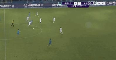 影片上映四天票房近3亿元，8月18日、8月19日连续两天票房登顶票房日冠，豆瓣评分高达8.1，可谓市场口碑双赢。