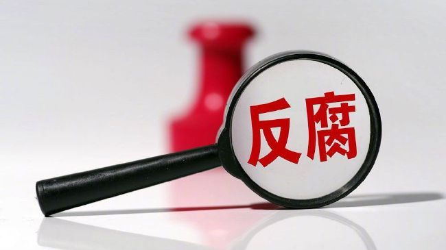 2002年，中国电影有了第一部全数字影像技术制作的电影，即塞夫、麦丽丝夫妇执导的《天上草原》。