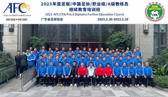冯绍峰倪妮情侣档亮相时装周 俊男美女吸睛夺目 2014-01-21 巴黎，当地时间1月20日，2014巴黎高级定制时装周（春夏），冯绍峰、倪妮情侣档亮相某品牌高定秀场。