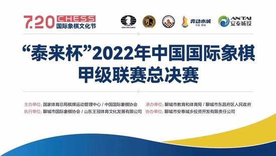 比伯和老婆穿情侣装出街 海莉下衣失踪秀漫画腿 2020-09-11 当地时间9月10日，美国比佛利山庄，贾斯汀·比伯与妻子海莉·鲍德温现身街头。