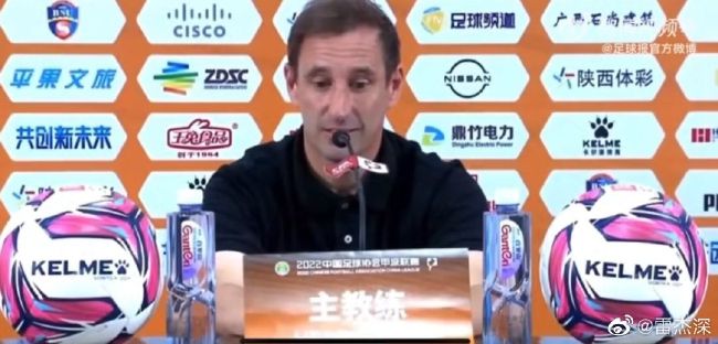 主演埃迪·雷德梅恩、菲丽希缇·琼斯出席。