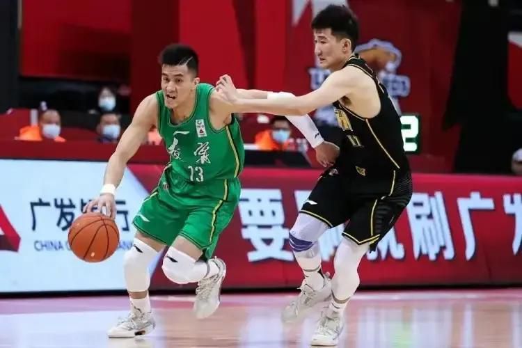 蓝羽：所以崇德尚艺的精神也是从前辈的身上传承下来。