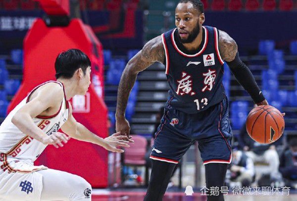 小S阿雅“咬”范晓萱大S扳腿抢镜 2019-05-08 5月7日晚，小S通过微博晒出和大S、阿雅以及范晓萱的合照，并配文表示搞怪合影，并配文称：“我们是真正的朋友！