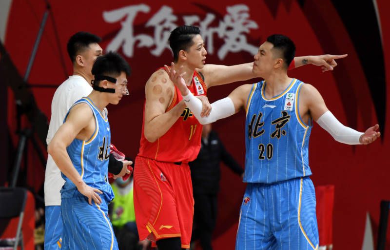 2017两会:政协小组讨论 宋春丽、宋丹丹挽臂热聊 2017-03-04 一年一度，随着全国政协十二届五次会议3月3日下午开幕，被外媒称之为“中国政治日程表上最重要的事情”的“全国两会时间”隆重开启。