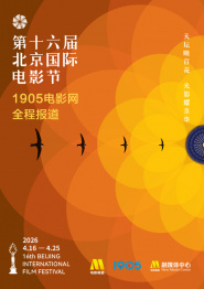《道熙呀》曝日版海报 裴斗娜紧拥守护金赛纶 2015-01-08 凭借《空气人偶》在日本一炮走红的韩国女星裴斗娜，时隔2年再度主演的韩国影片《道熙呀》（导演郑朱莉）曝光日版海报。
